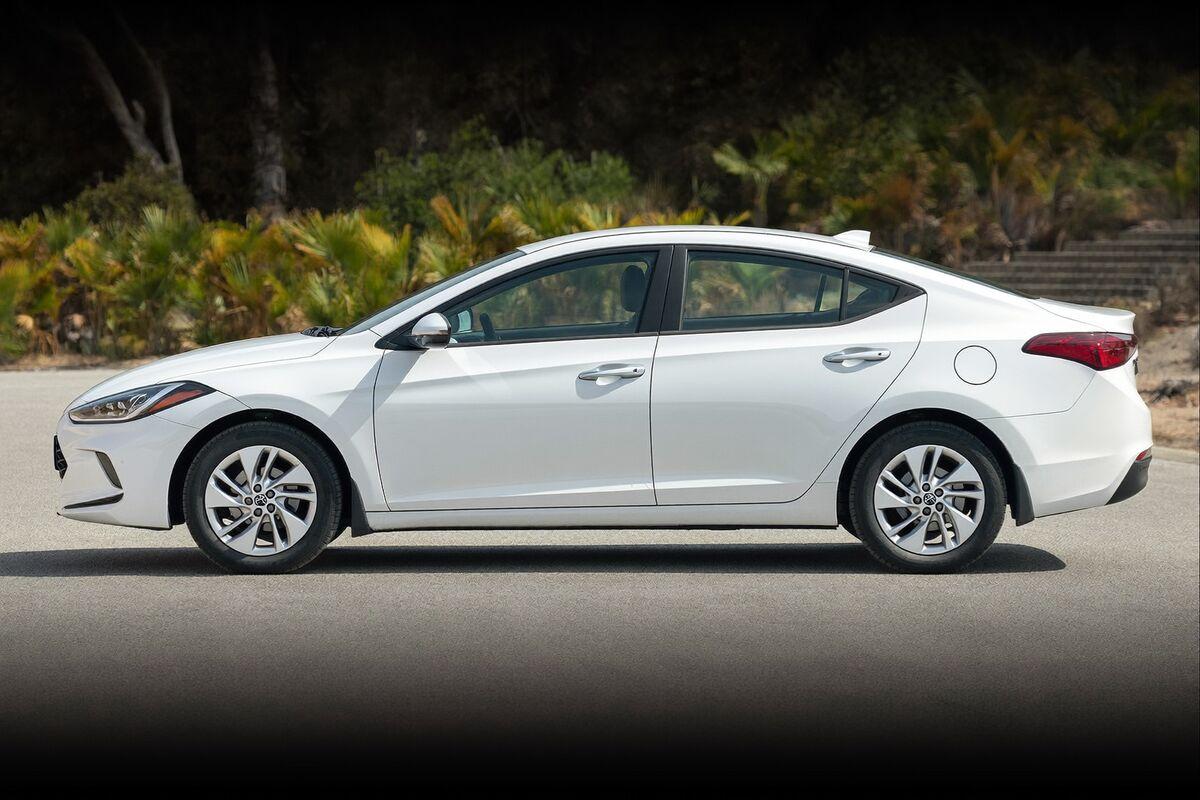 Hyundai Elantra 2024 — photo 3