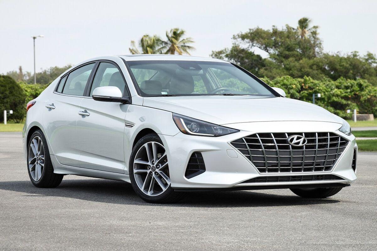 photo · Hyundai Elantra 2024