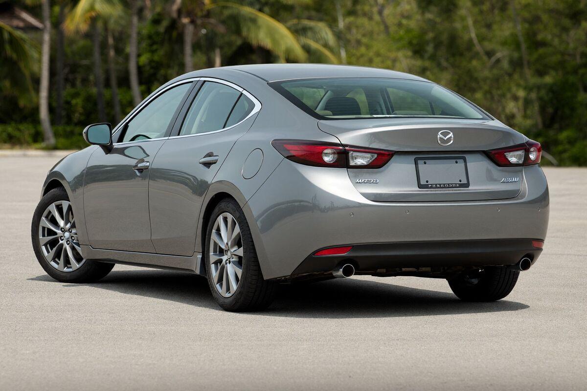 Mazda 3 2018 — photo 2