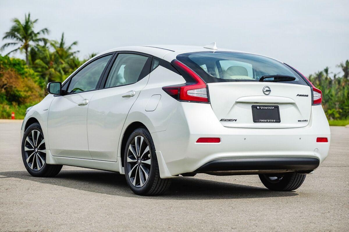 Nissan Leaf 2024 — photo 2