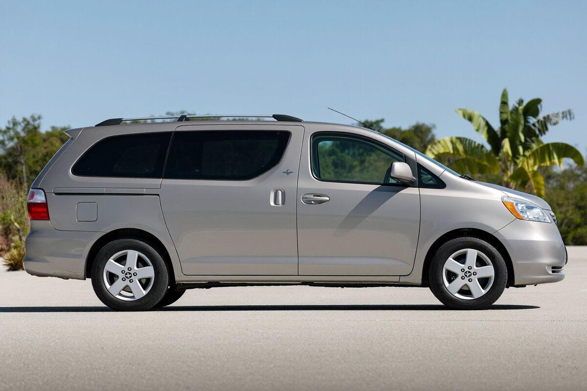 Toyota Noah 2022 — photo 3